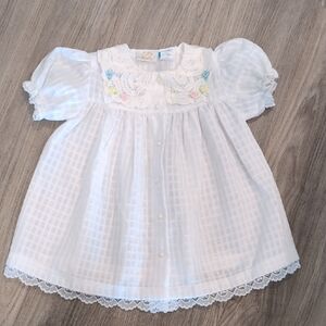Vintage White Baby Dress with Lace and Floral Accents Size 24m
